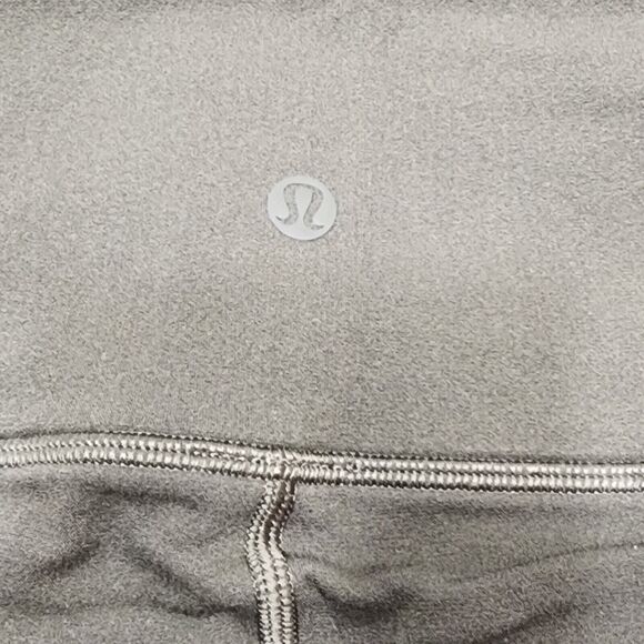 Lululemon‎ Reveal Tight En Avante 26" Olive Green Size 4 - Picture 10 of 13